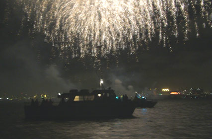 fourth of july holiday boat rides